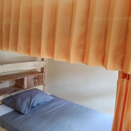 Barracuda Beach Hostel Amed  Ngoại thất bức ảnh