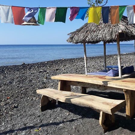 Barracuda Beach Hostel Amed  Ngoại thất bức ảnh