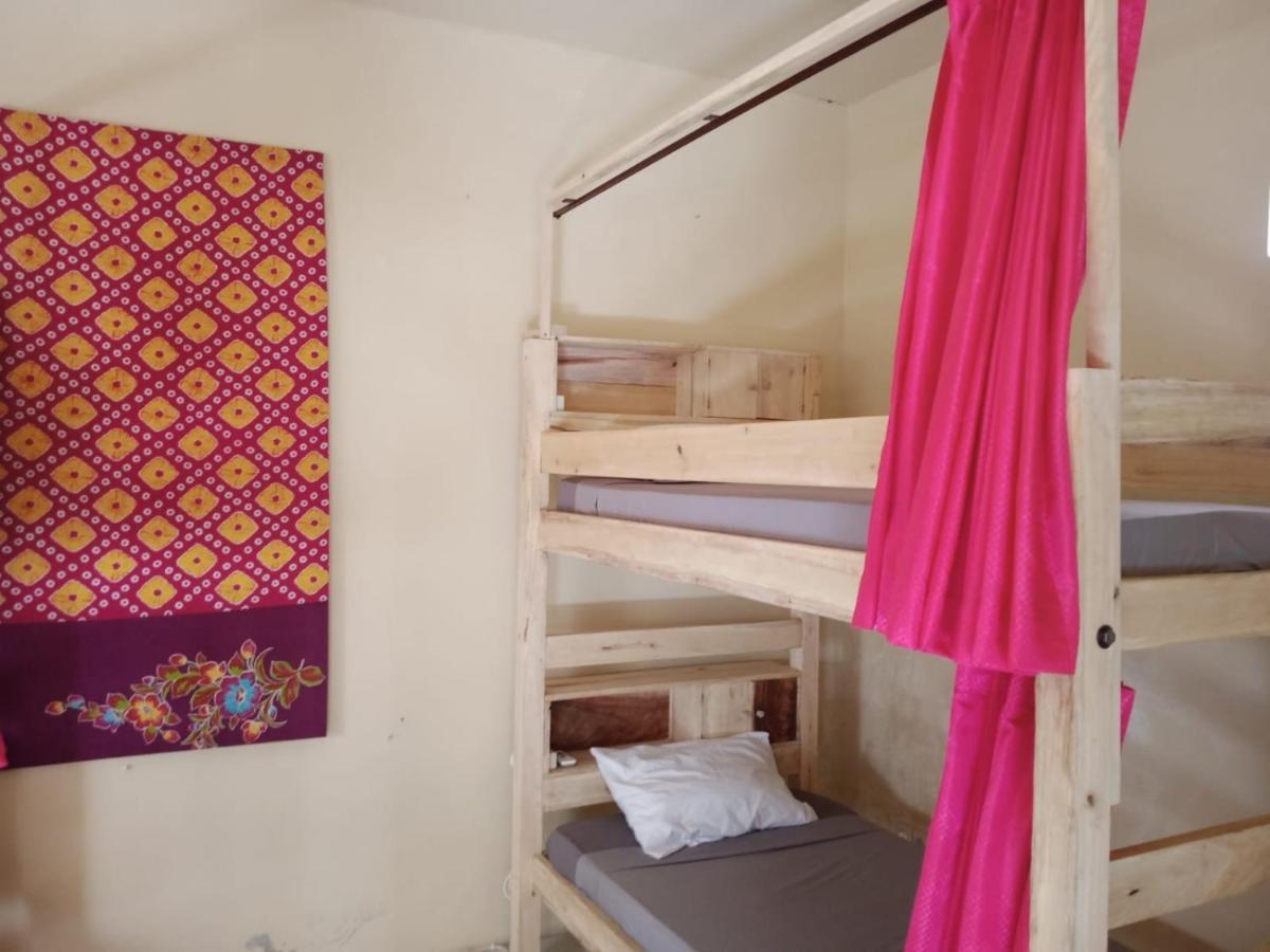 Barracuda Beach Hostel Amed  Ngoại thất bức ảnh