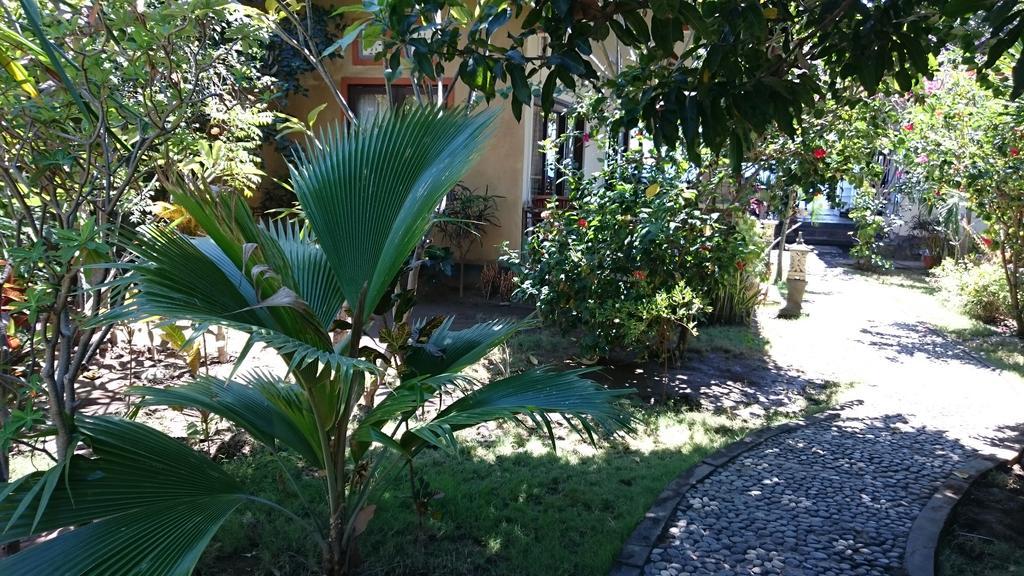 Barracuda Beach Hostel Amed  Ngoại thất bức ảnh