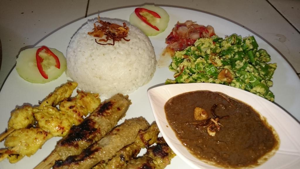Barracuda Beach Hostel Amed  Ngoại thất bức ảnh