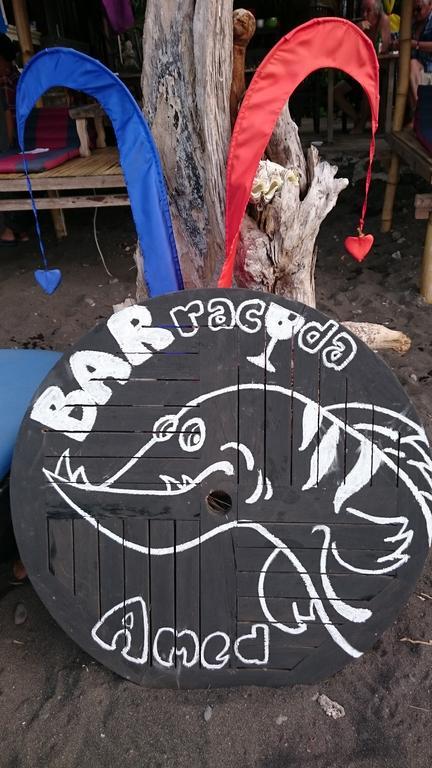 Barracuda Beach Hostel Amed  Ngoại thất bức ảnh
