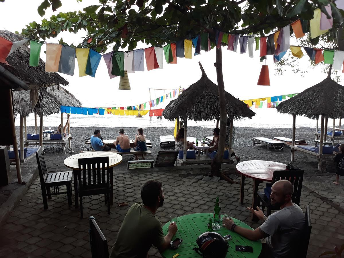 Barracuda Beach Hostel Amed  Ngoại thất bức ảnh