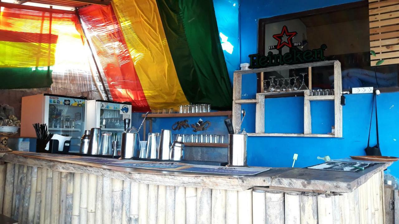 Barracuda Beach Hostel Amed  Ngoại thất bức ảnh
